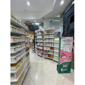 Etagere murale pour parapharmacie