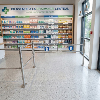Exemple de réalisation portillon et barre et poteau inox