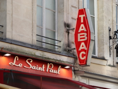 Quels types de mobilier faut-il pour équiper un tabac presse ?